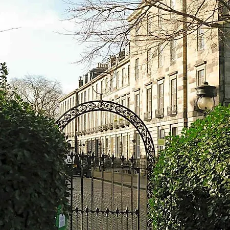 Nira Caledonia Hotel