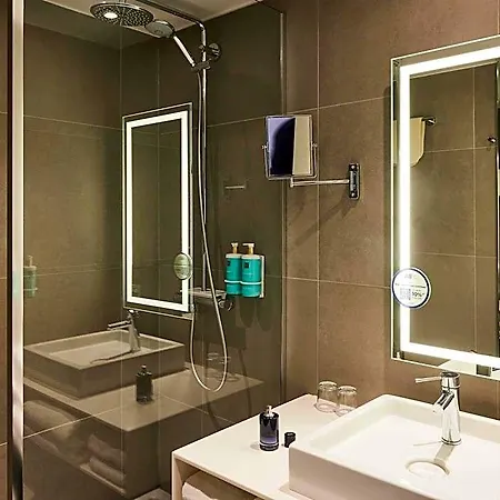 Novotel Centre Hotel 4*