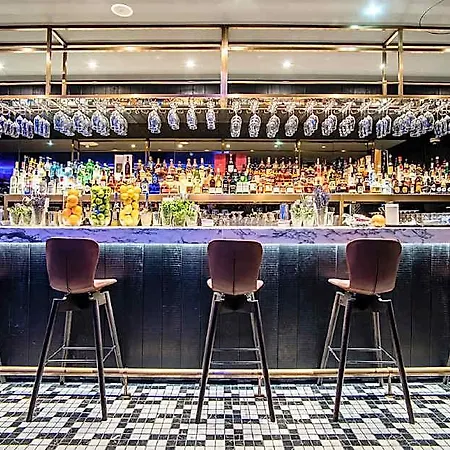 Radisson Collection Hotel, Royal Mile 5*