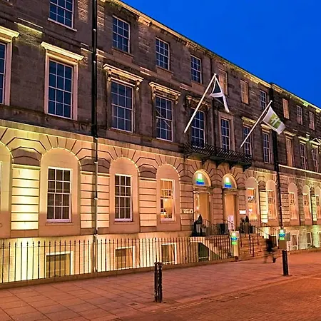 Express Centre By Ihg Hotel 3*