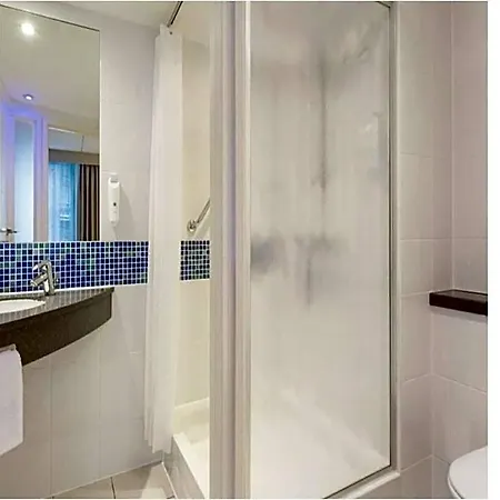 Hotel Express Centre By Ihg