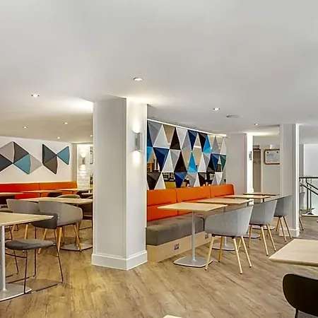 Express Centre By Ihg Hotel