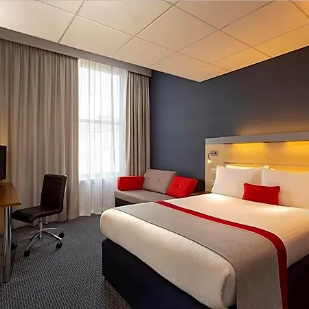 Hotel Express Centre By Ihg