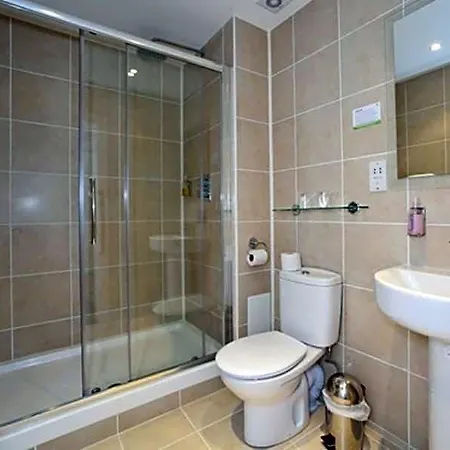 Hotel Piries Edinburgh