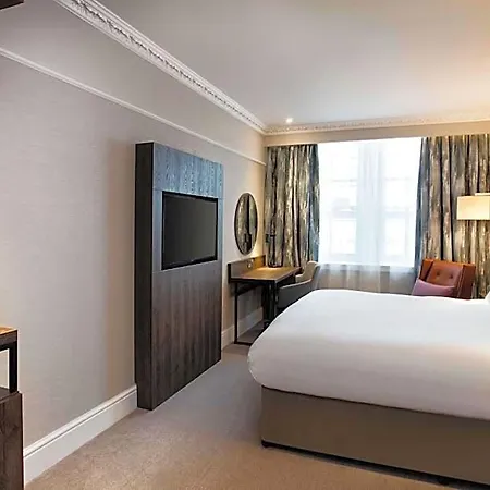 Hilton Carlton 4* Edinburgh