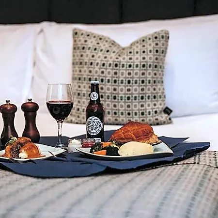 The On The Mile Hotel 4*