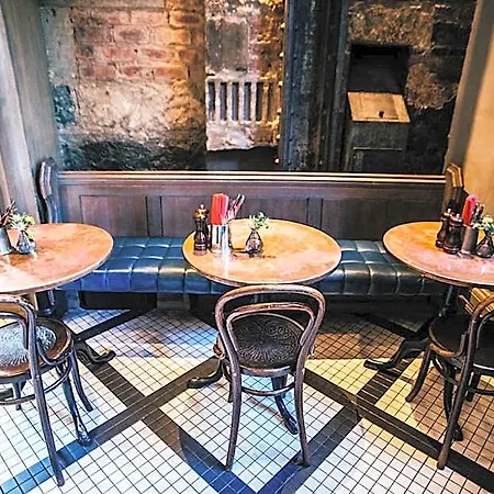 The On The Mile Hotel