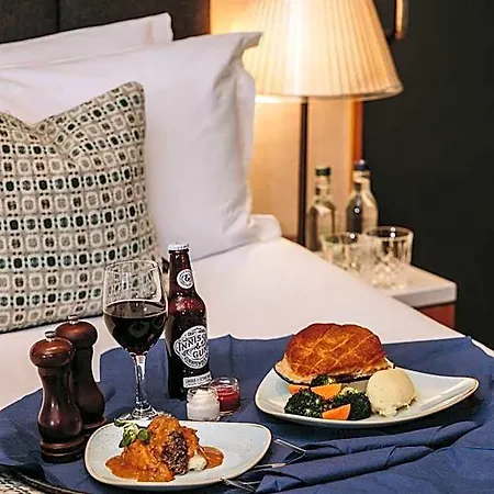 Hotel The On The Mile 4*