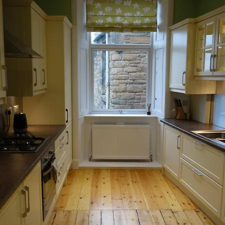 Newly Furnished 2 Bedroom On Leith Walk * Edimburgo