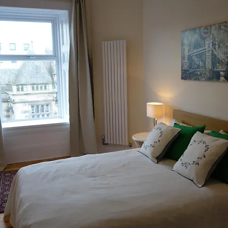 Apartamento Newly Furnished 2 Bedroom On Leith Walk Edimburgo