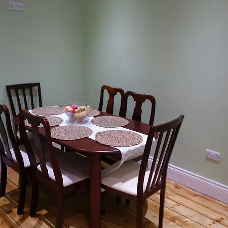Apartamento Newly Furnished 2 Bedroom On Leith Walk