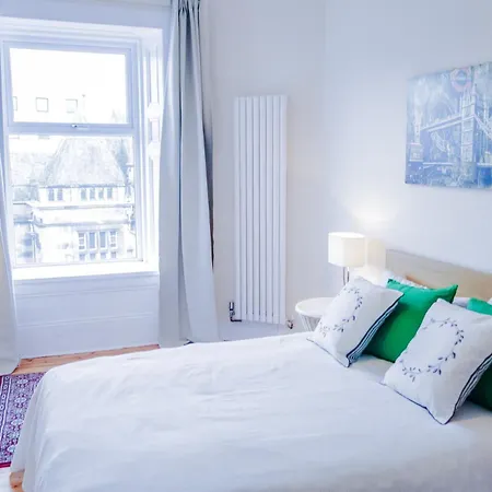 Apartamento Newly Furnished 2 Bedroom On Leith Walk Edimburgo