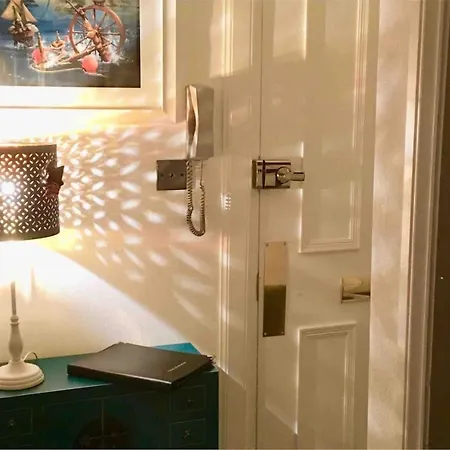 The Jeffrey Street Retreat *