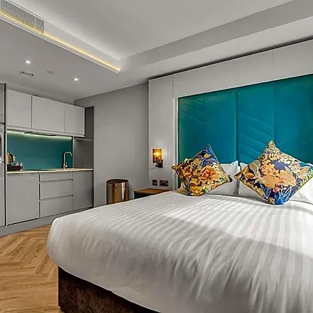 Apart Otel Roomzzz 4*