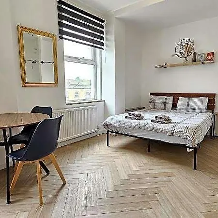 Newly Renovated & Ensuite Rooms-camberwell 3*