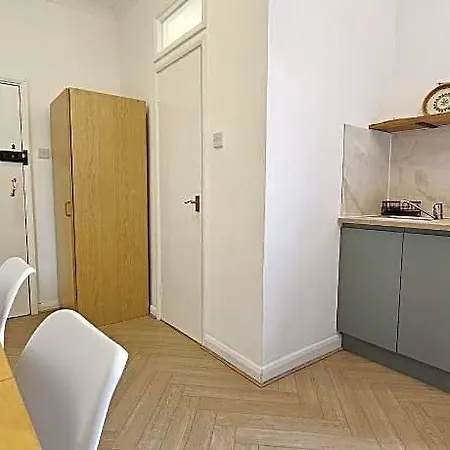 Newly Renovated & Ensuite Rooms-camberwell Hotel Edinburgh