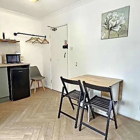 Newly Renovated & Ensuite Rooms-camberwell Edinburgh