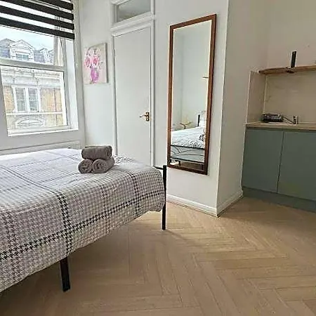 Newly Renovated & Ensuite Rooms-camberwell Hotel