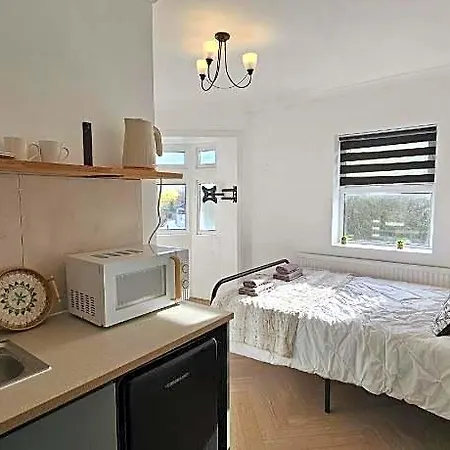 Newly Renovated & Ensuite Rooms-camberwell