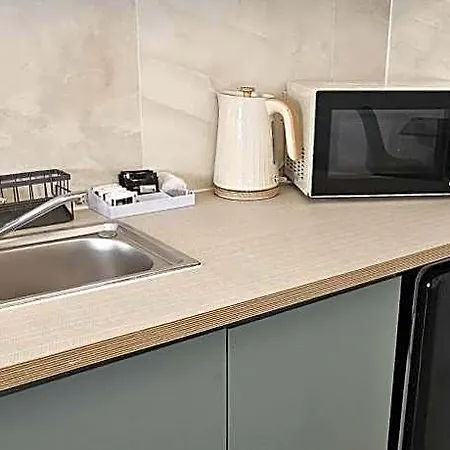 Newly Renovated & Ensuite Rooms-camberwell 3*