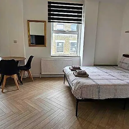 Newly Renovated & Ensuite Rooms-camberwell