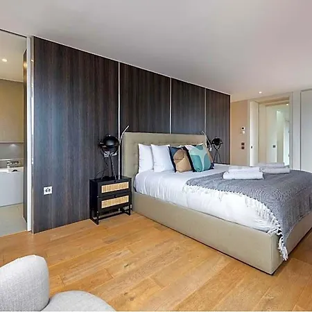 Stayo Southbank Hotel 4*