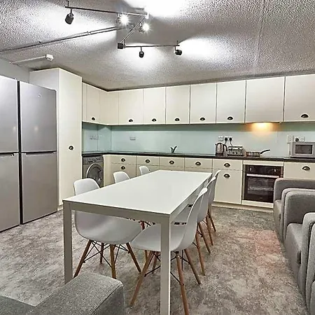 Destiny Student - Meadow Court Appartamento