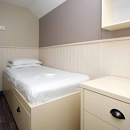 Destiny Student - Meadow Court *
