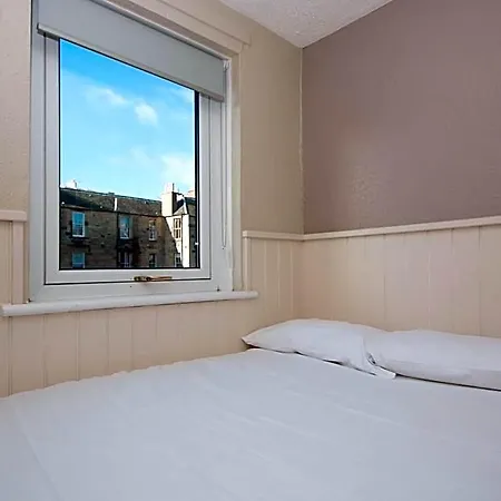 Destiny Student - Meadow Court Edimburgo