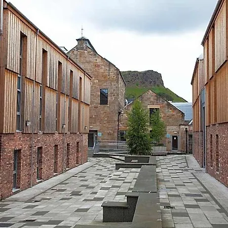 Sugarhouse Close Apartment Edinburgh