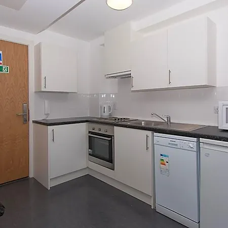 Destiny Student - Shrubhill Apartamento *