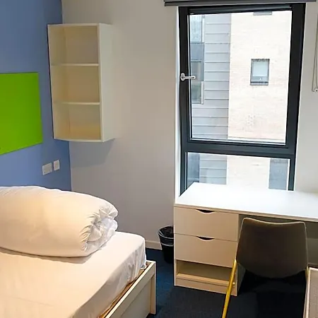 Destiny Student - Shrubhill Apartamento