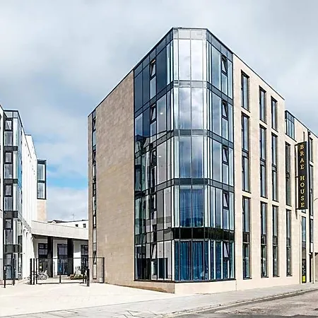Daire Destiny Student - Holyrood