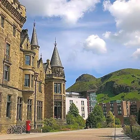 Summer At The Of Hotell Edinburg