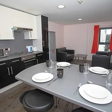 Beaverbank Place - Campus Hotel
