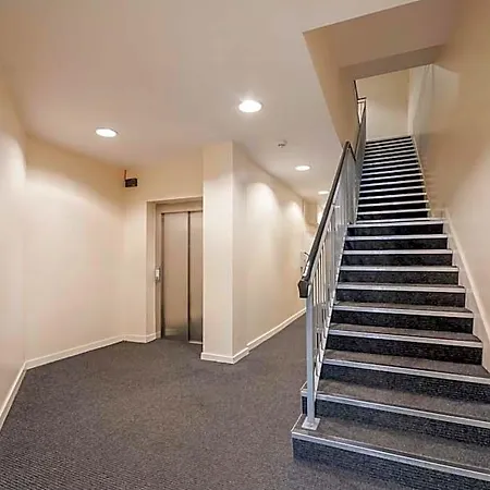 Beaverbank Place - Campus 4*