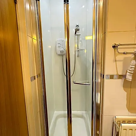 Konukevi Abbotsford 3*