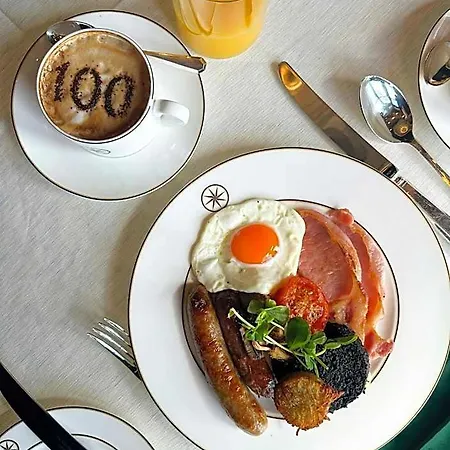 100 Princes Street 5*