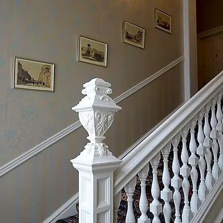 Ashgrove House 게스트하우스 3*