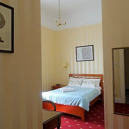 Ashgrove House