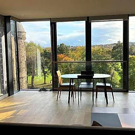 Stunning Park View Quartermile Close Proximity To Castle Hotel