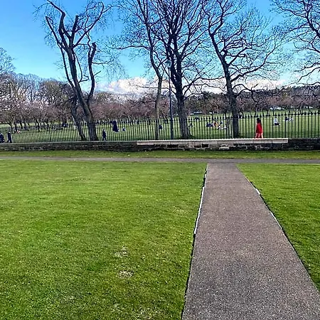 Hotel Stunning Park View Quartermile Close Proximity To Castle