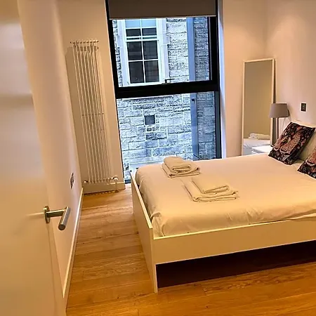 Stunning Park View Quartermile Close Proximity To Castle Hotel 2*