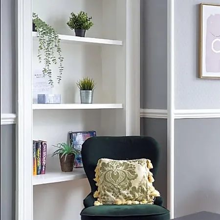 Modern&homely Flat|city Centre 호텔 3*
