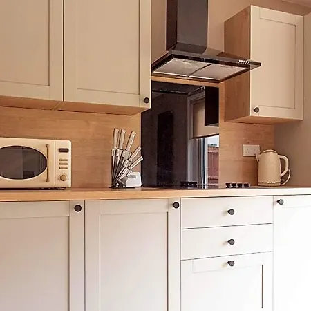 Grove House 3*