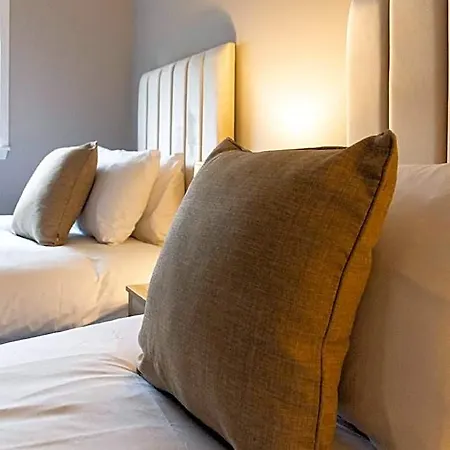 호텔 Grove House 3*