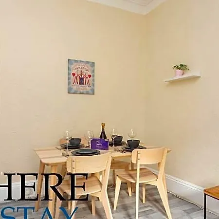 Brunswick Road Lovely 2 Bed