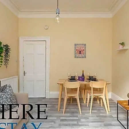 Brunswick Road Lovely 2 Bed Hotel 3*