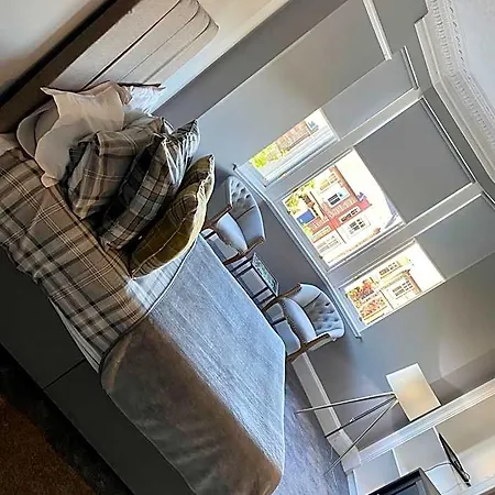 Ellwyn House *