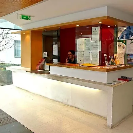 Friendship House Ξενοδοχείο *